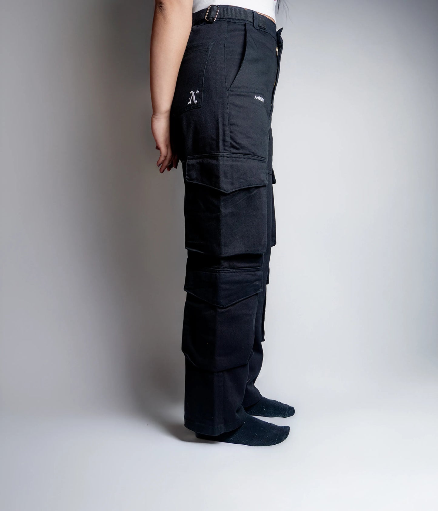Pantalón negro Losse fit tipo cargo mujer