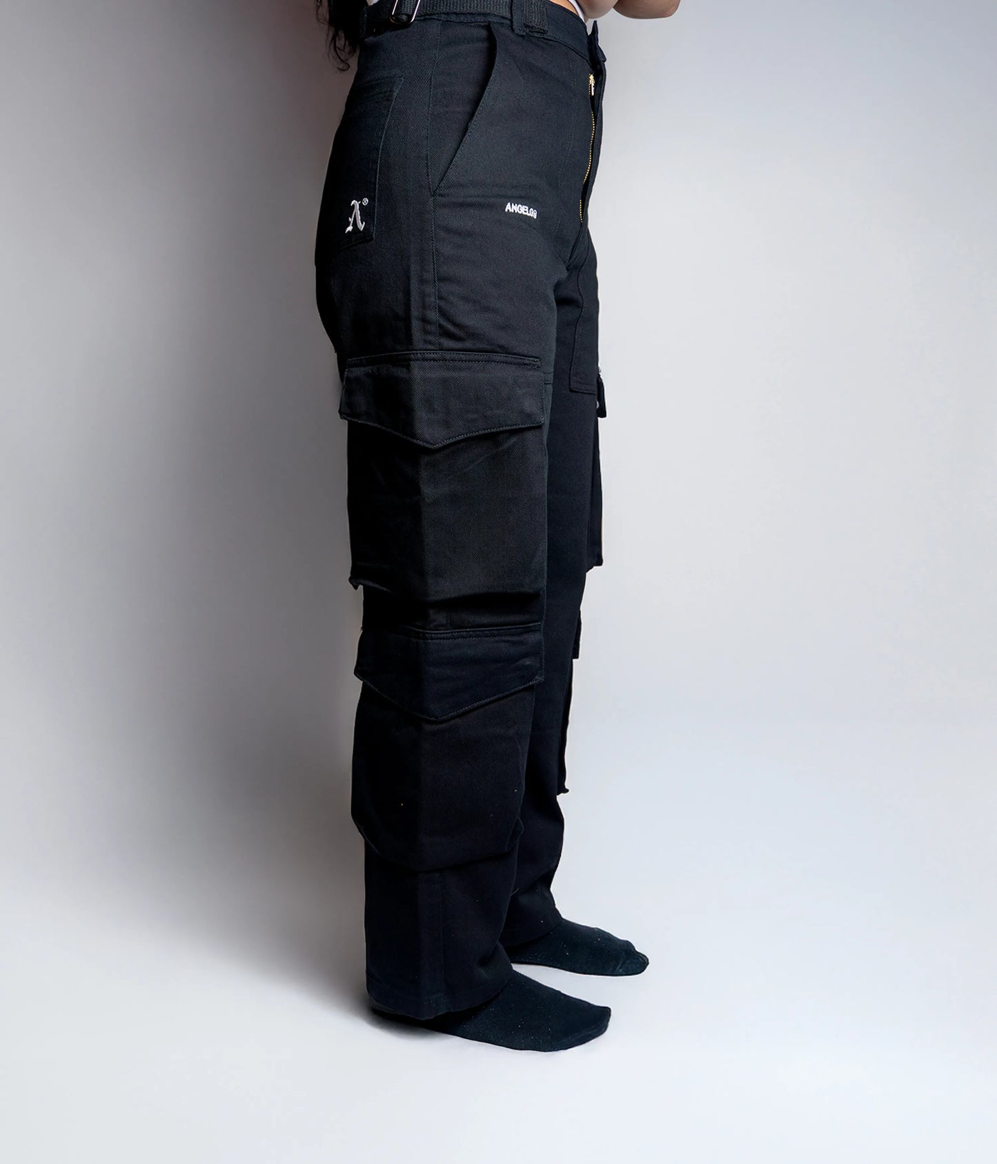 Pantalón negro Losse fit tipo cargo mujer