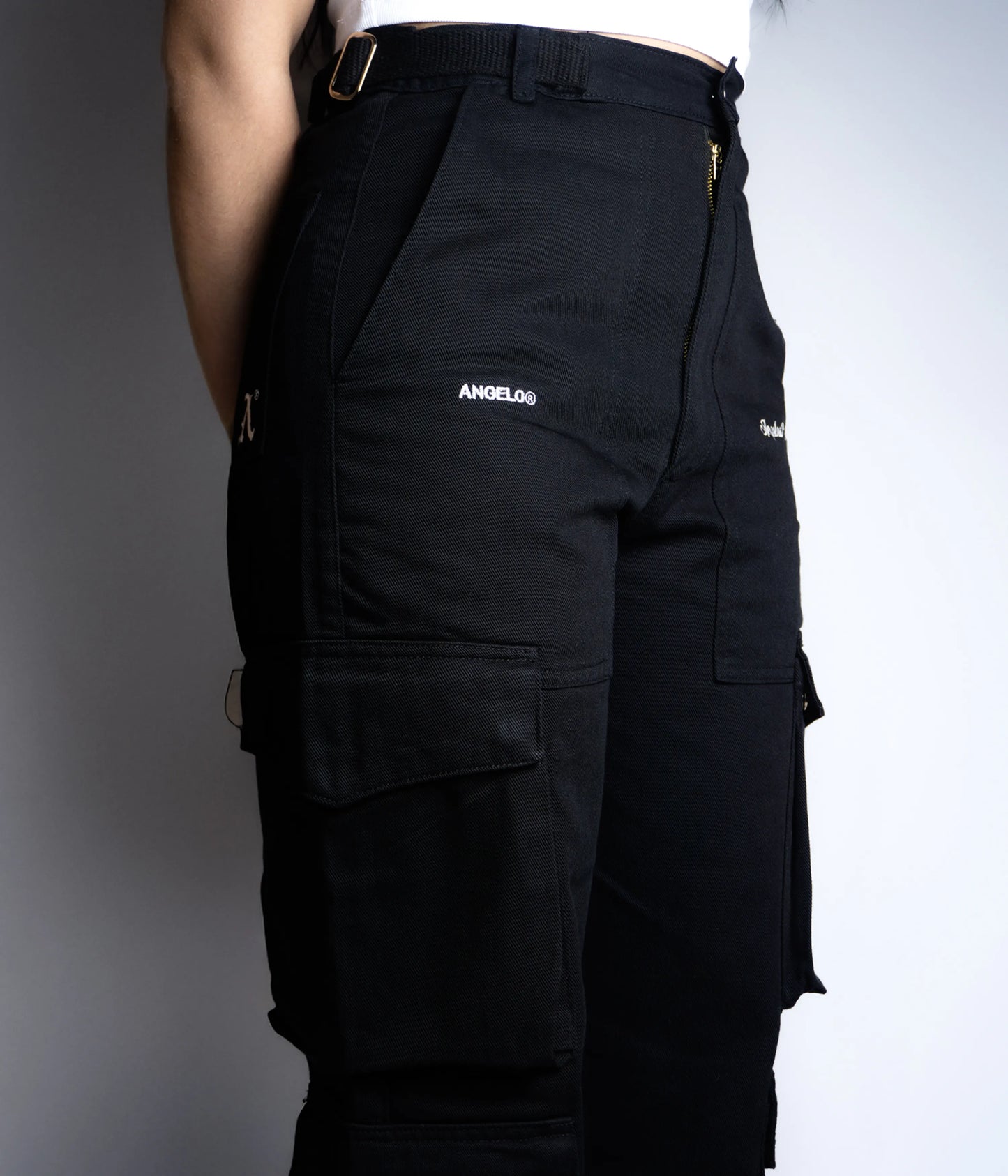 Pantalón negro Losse fit tipo cargo mujer
