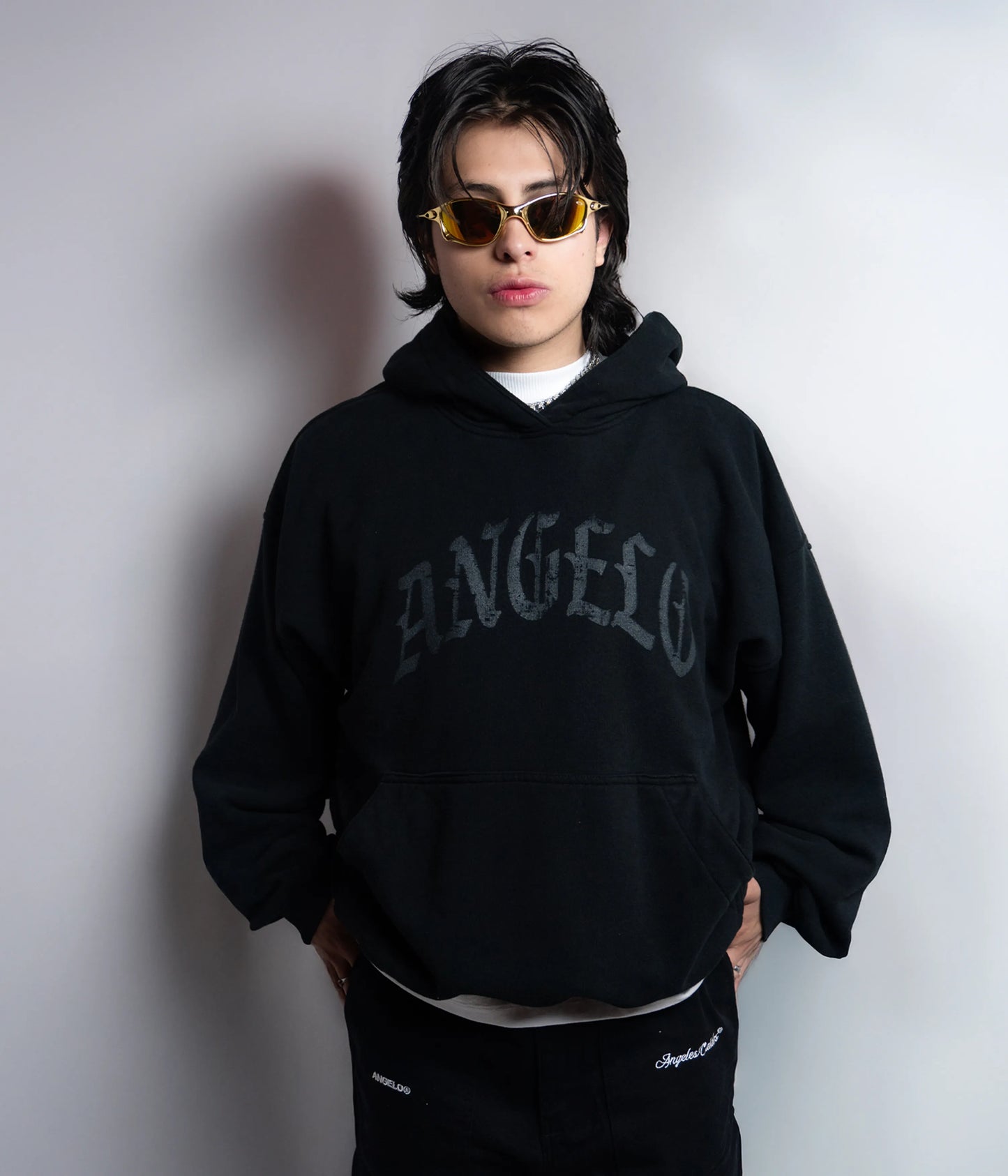 Sudadera negra con capota boxyfit